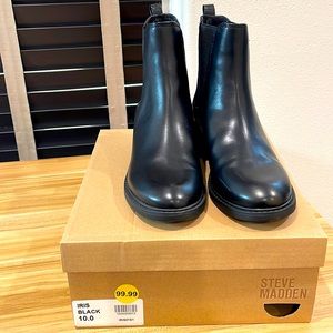 Steve Madden black ankle booties. Brand new. Only tried on once.